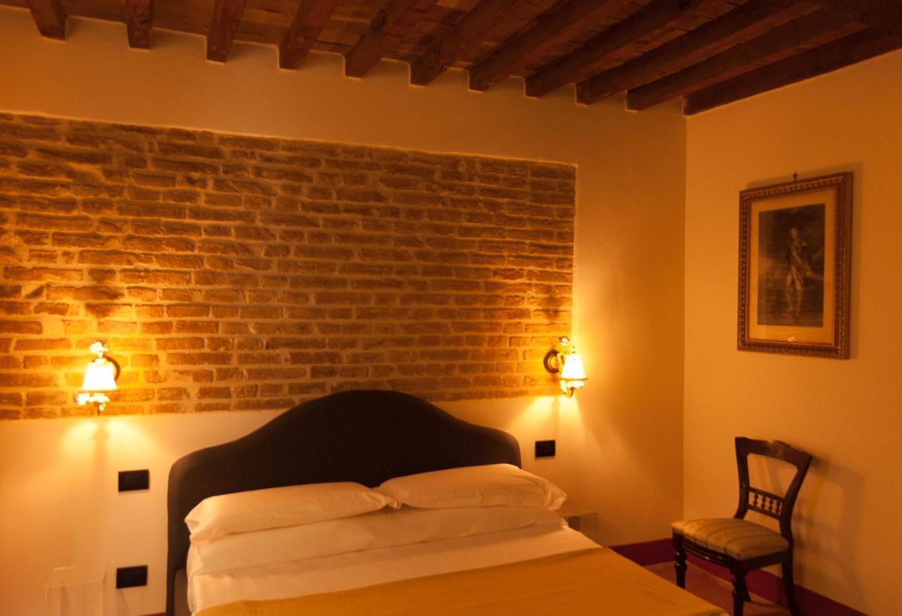 Palazzo Benucci Bed & Breakfast San Gimignano Exterior photo