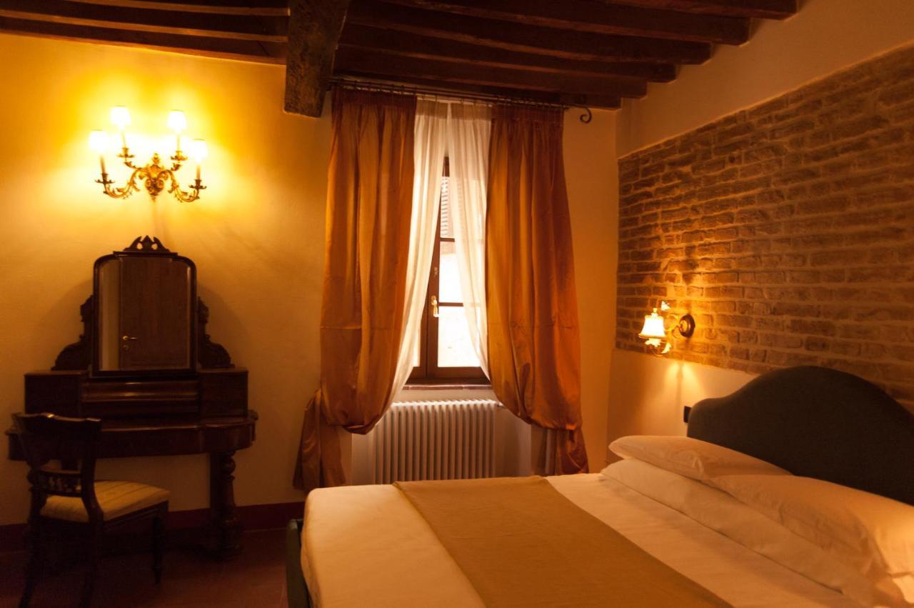 Palazzo Benucci Bed & Breakfast San Gimignano Exterior photo